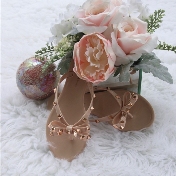 Eva Nude Rockstud Bow Jelly Sandal - Picture 1 of 1